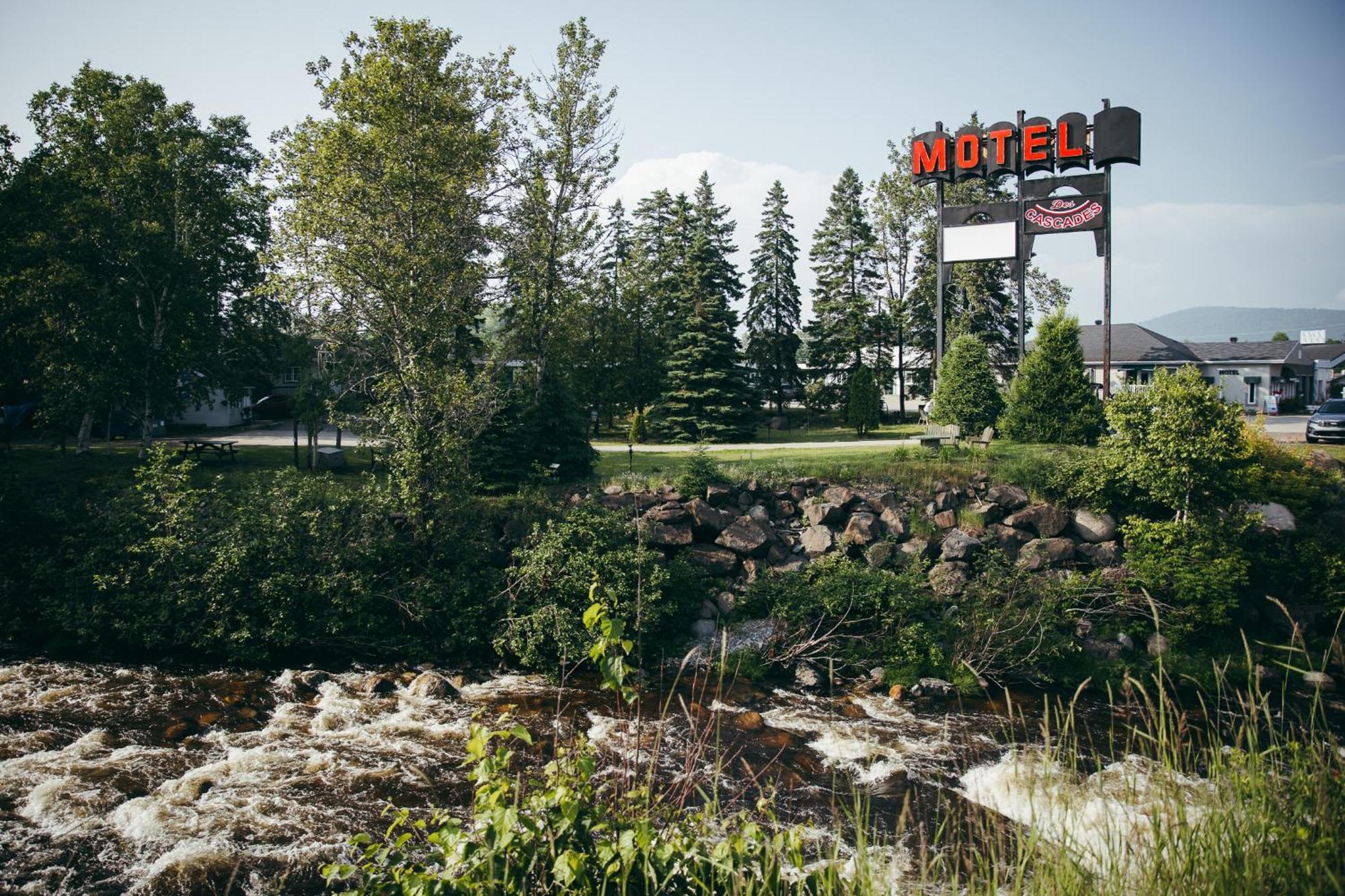 Motel Des Cascades Baie-Saint-Paul Exterior photo