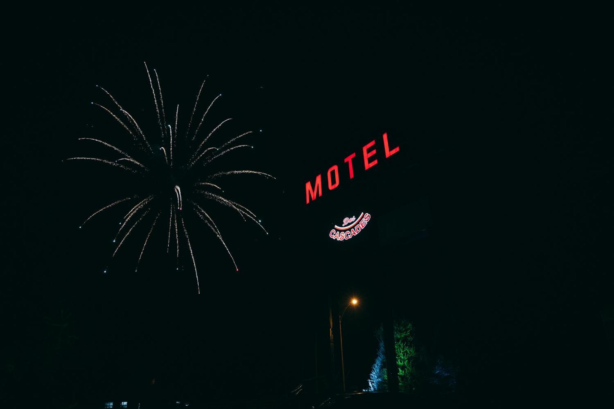 Motel Des Cascades Baie-Saint-Paul Exterior photo